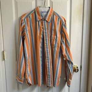 Men’s GAP long sleeve dress shirt. Size Small. Excellent used condition.